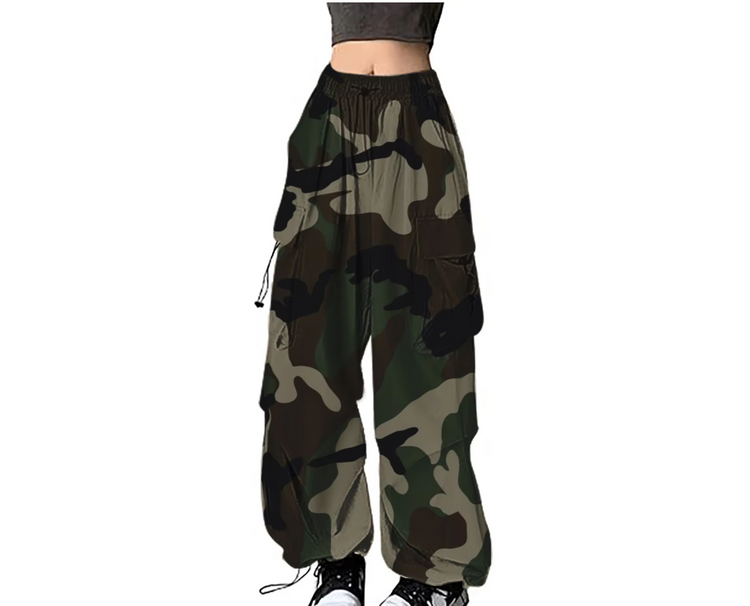 Camouflage pants for women in stylish design with pockets and elastic waist for casual wear