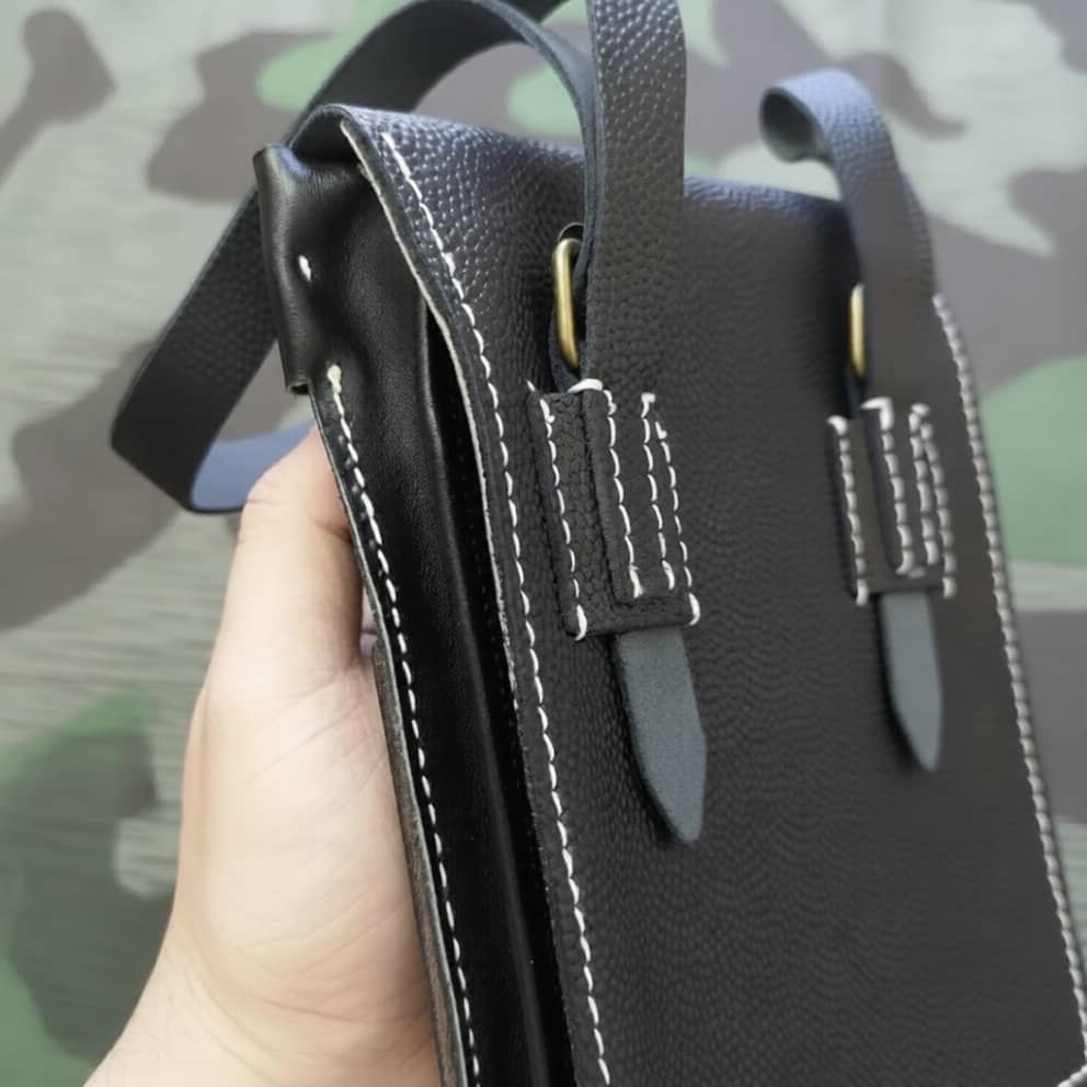 Officer map case replica in black leather for military use
