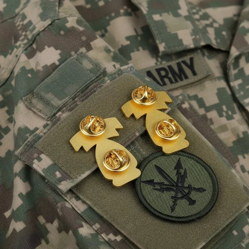 US Army Green Beret Badge in gold with secure fasteners for uniforms