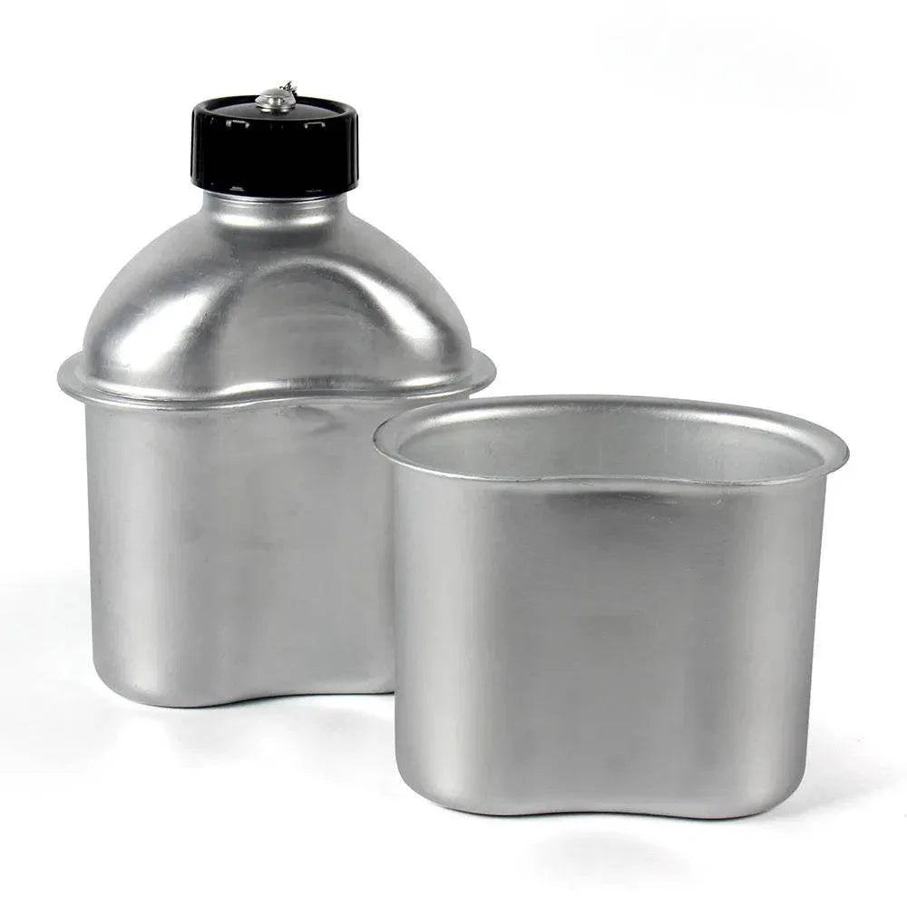 WW2 Army Canteen Kit with metal canteen and cup for outdoor use