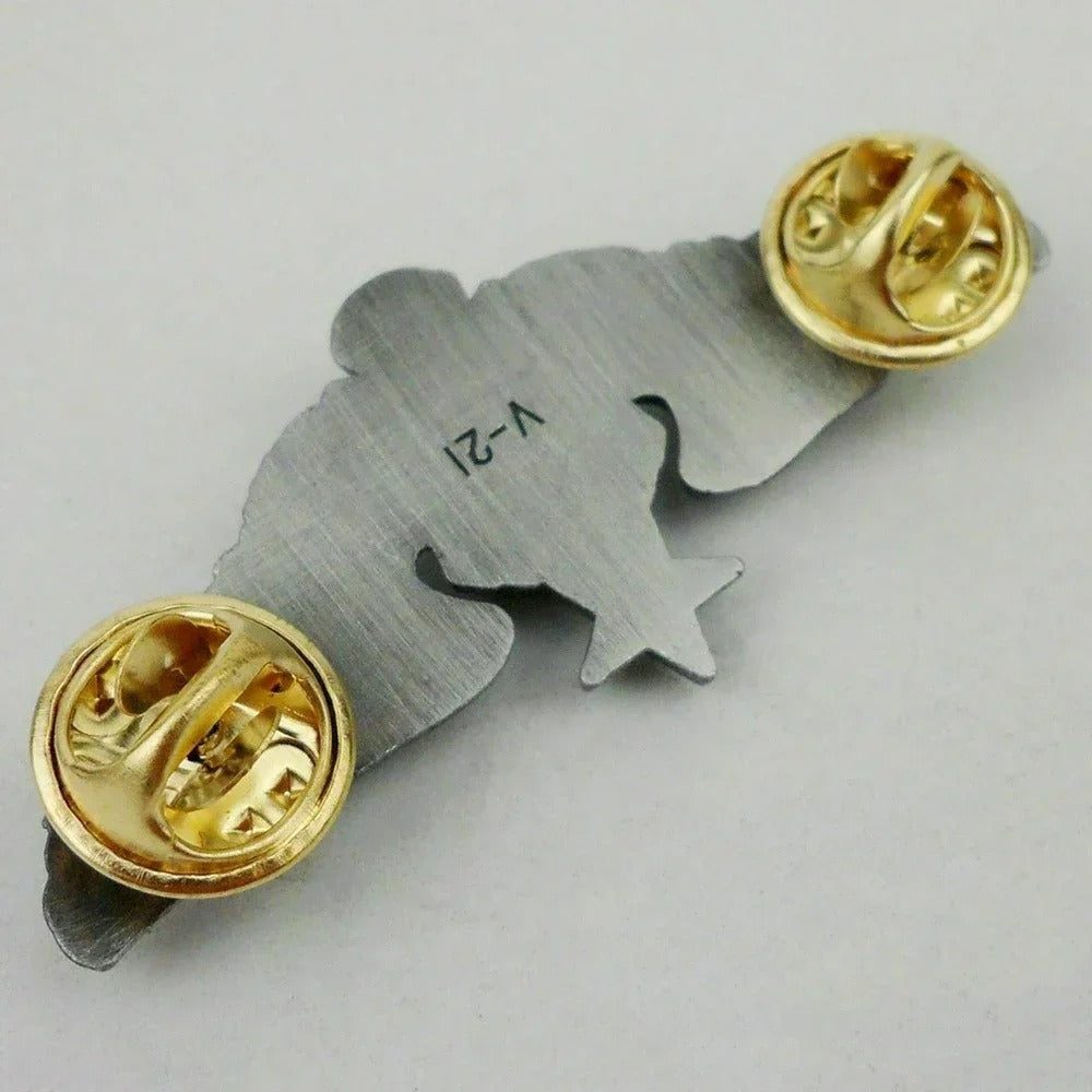 Airborne Badge skull replica with gold finish and secure attachment pins