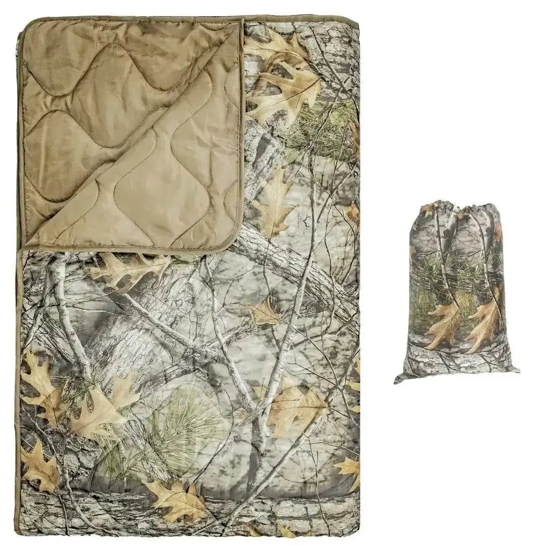 Camouflage camping blanket in green with storage bag for outdoor adventures