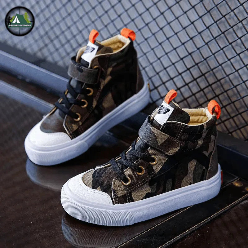 Camouflage high-top sneakers with adjustable strap for kids