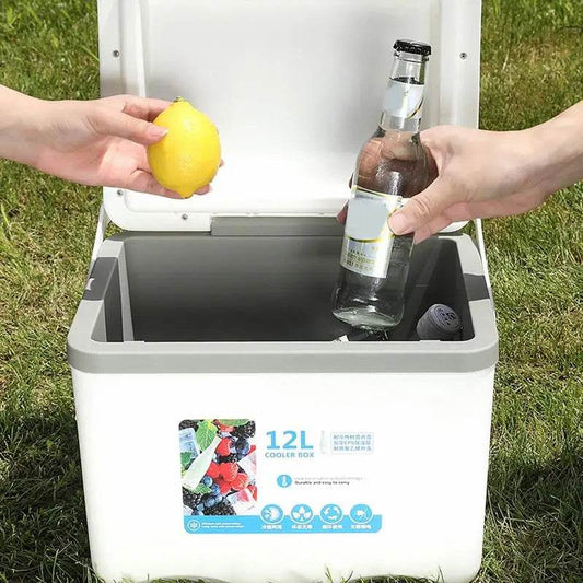 Outdoor cooler box in white, ideal for camping and picnics