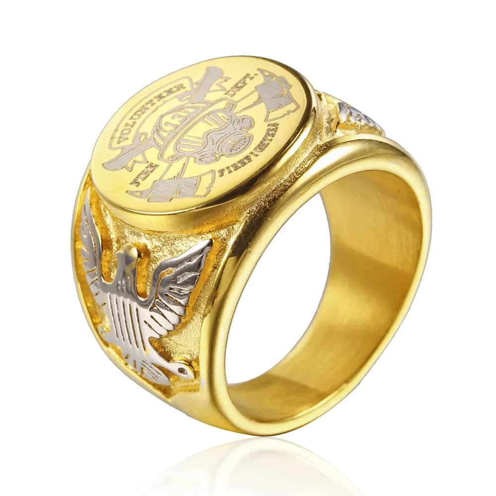Gold US Army ring featuring an eagle emblem and military design