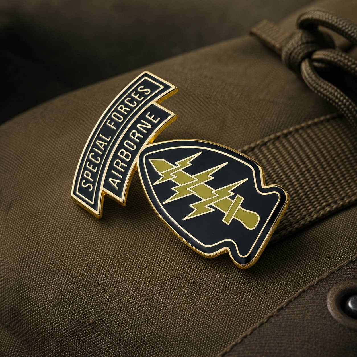 Green Beret Badge with Special Forces Airborne Emblem