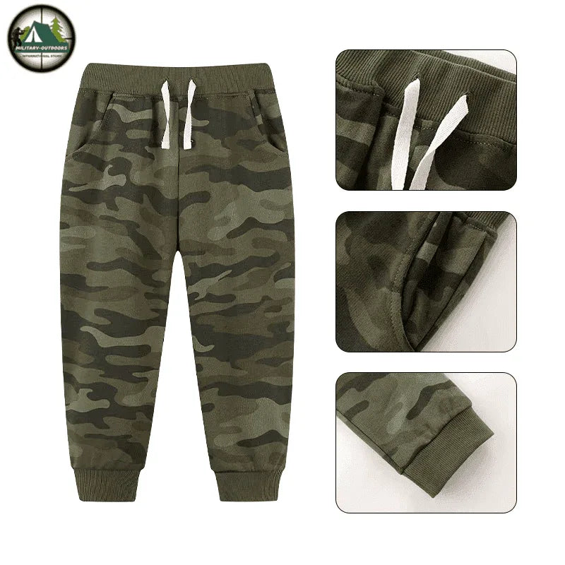 Kids camouflage sweatpants in green with elastic waistband for comfort