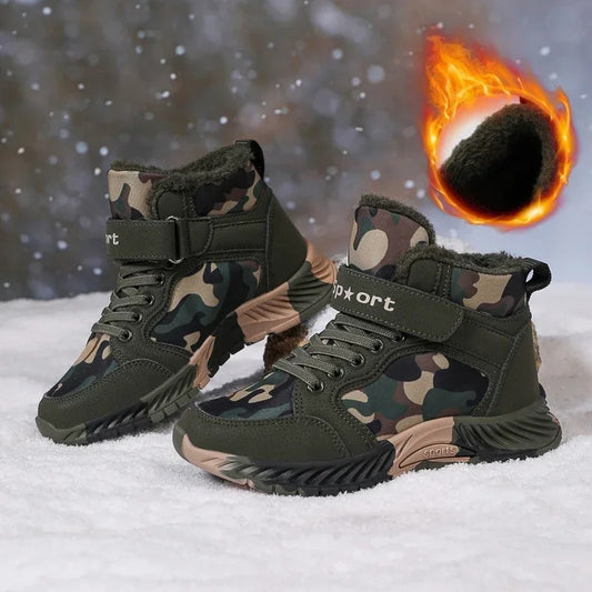 Kids warm sneakers in camouflage with adjustable strap for winter outdoor activities
