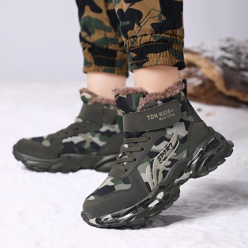 Kids Warm Sneakers in Green Camouflage for Outdoor Activities