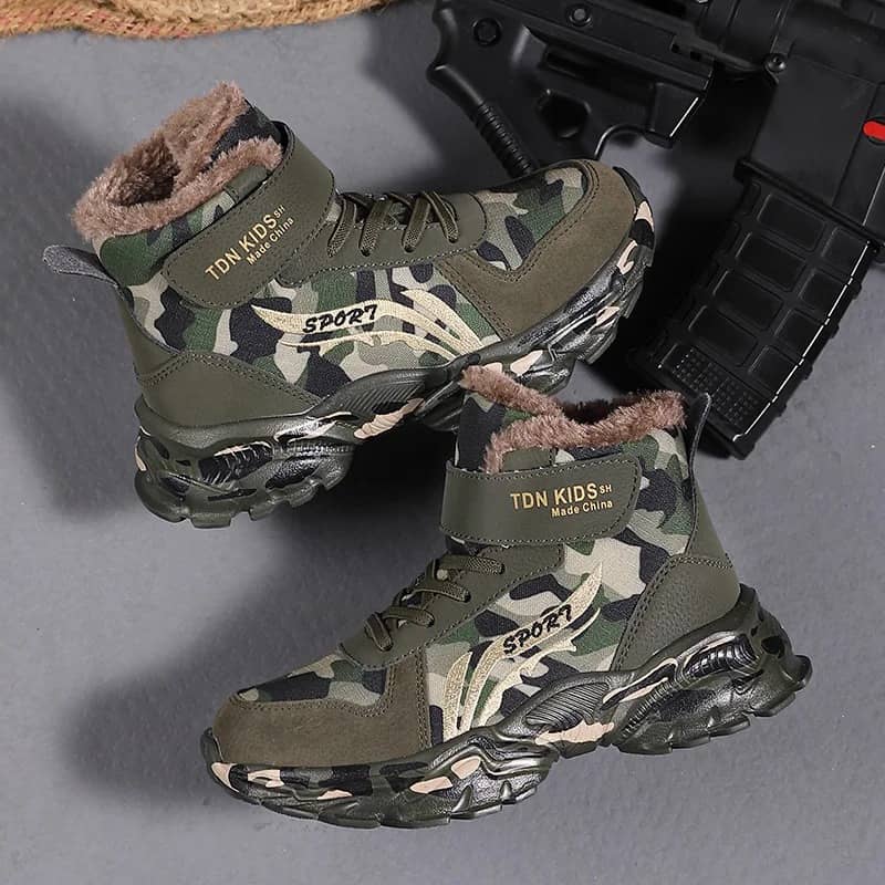 Kids warm sneakers in camouflage with fluffy lining for ultimate comfort