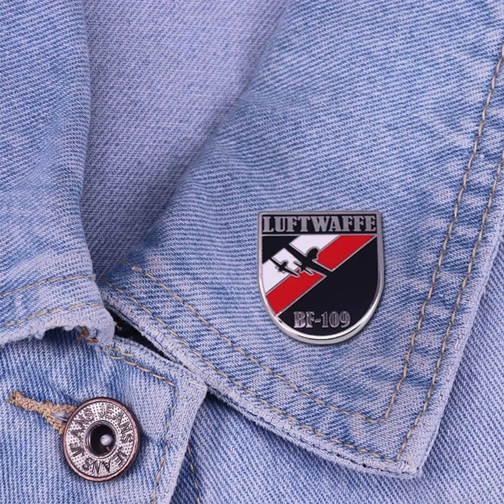 WWII German Luftwaffe Badge Replica - Metal Collector Pin