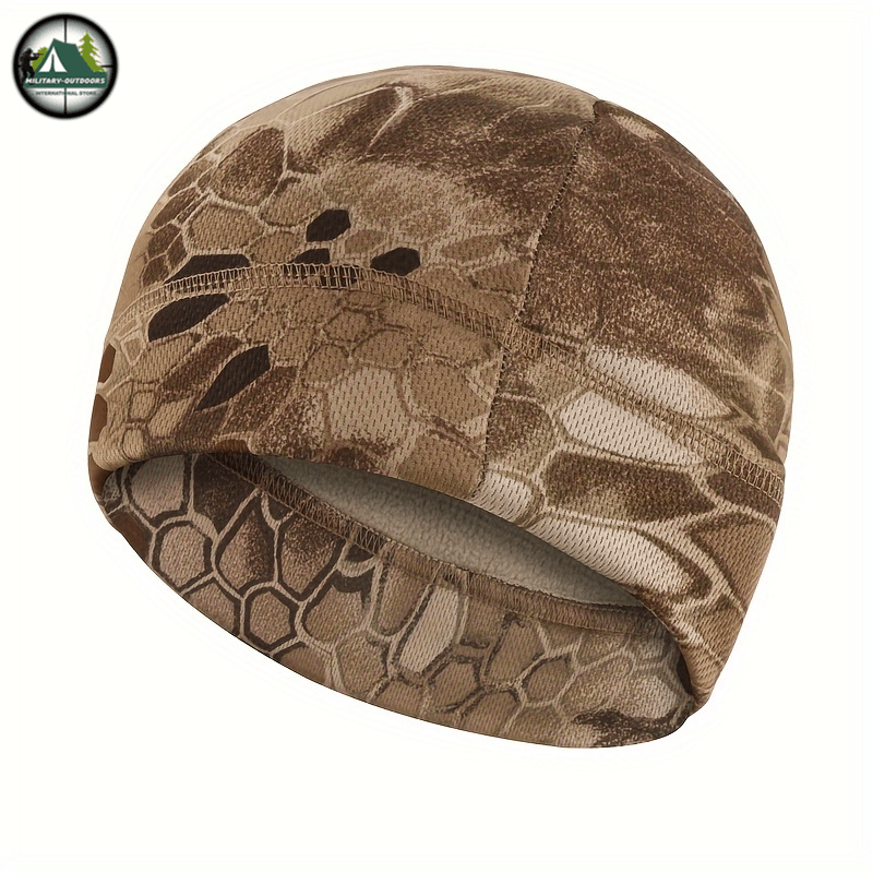 Camo-patterned windproof fleece winter cap ideal for outdoor activities in cold weather