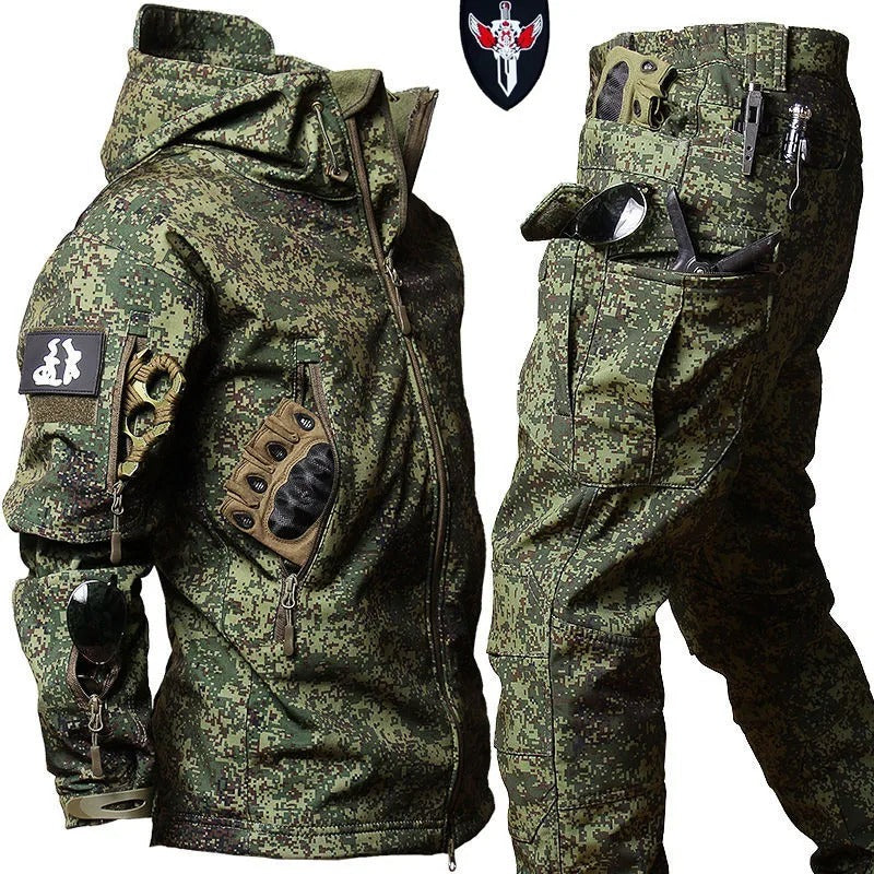 Camouflage outdoor camouflage suit in green for rugged outdoor activities