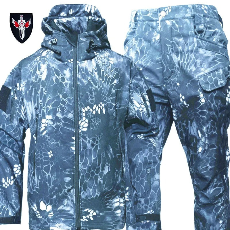 Military Outdoor Camouflage Suit in Grey, ideal for rugged outdoor activities