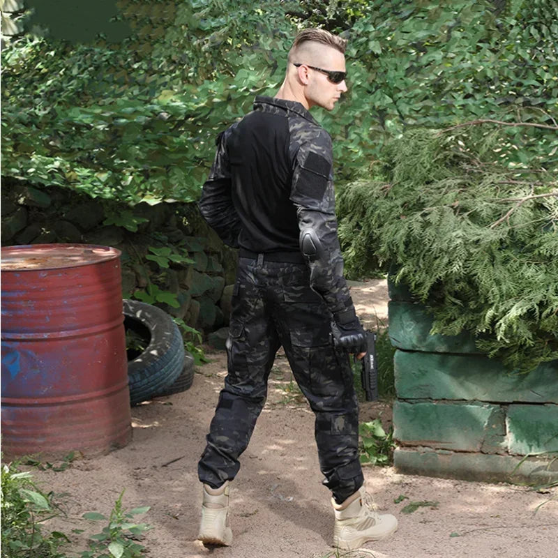 Tactical outdoor suit in black, ideal for military and outdoor activities