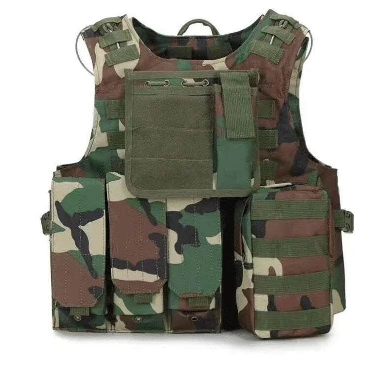 Camouflage tactical vest with multiple pockets for outdoor activities