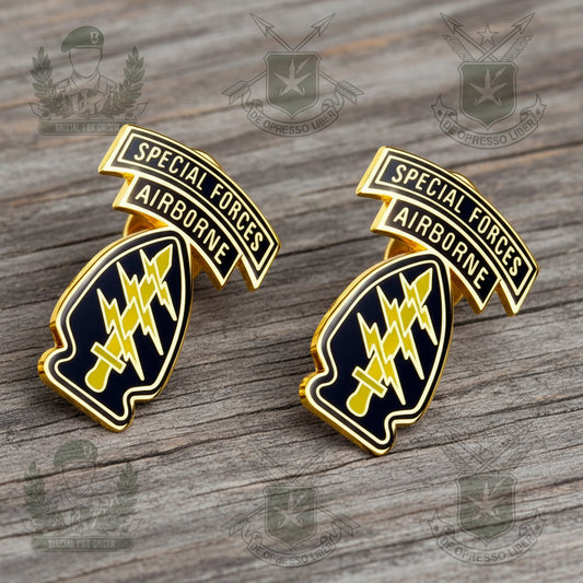 Pair Of US Army Green Beret Badge - Special Forces Airborne - Military-Outdoors.com