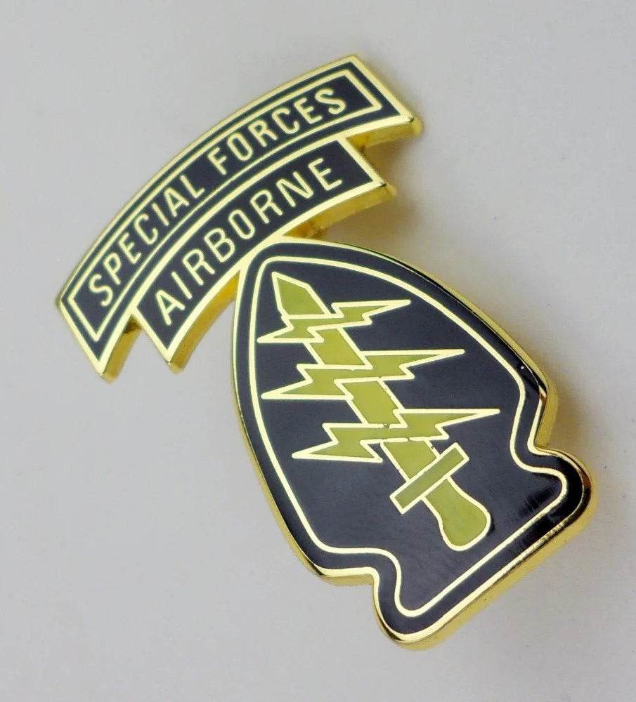 Pair Of US Army Green Beret Badge - Special Forces Airborne - Military-Outdoors.com