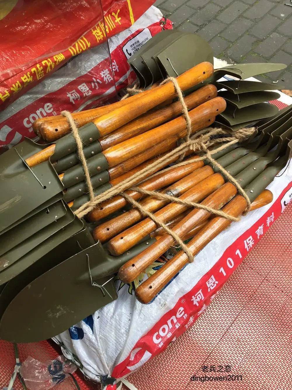 MILITARY COLLECTION - Surplus Vietnam Era Chinese Military Shovel - Military-Outdoors.com