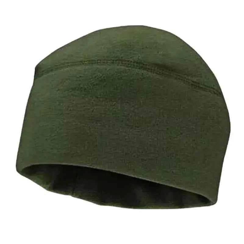 Warm fleece cap for outdoors in dark green color, perfect for cold weather activities